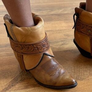 Tony Lama Booties 7 1/2